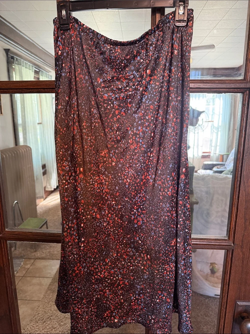 Time and Tru Womens Abstract Speckled Print Satin Midi Slip Skirt Black Red Blue